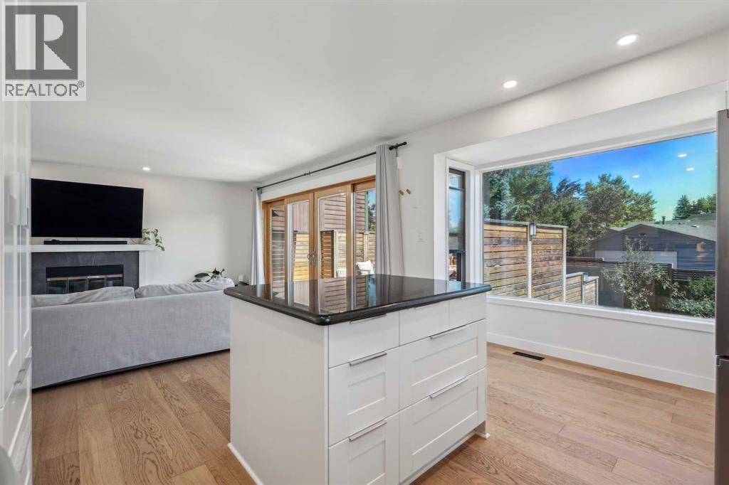 4 Coach Ridge Close Sw, Calgary, Alberta  T3H 1J1 - Photo 23 - A2259768