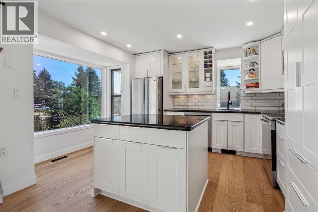 4 Coach Ridge Close Sw, Calgary, Alberta  T3H 1J1 - Photo 18 - A2259768