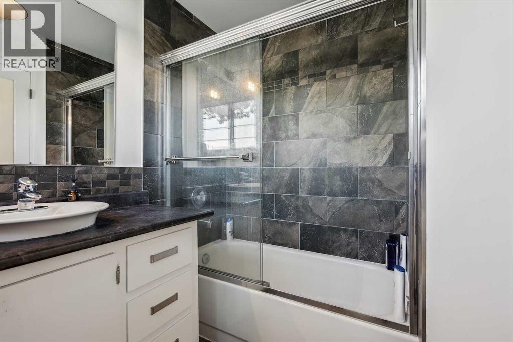 4 Coach Ridge Close Sw, Calgary, Alberta  T3H 1J1 - Photo 43 - A2259768