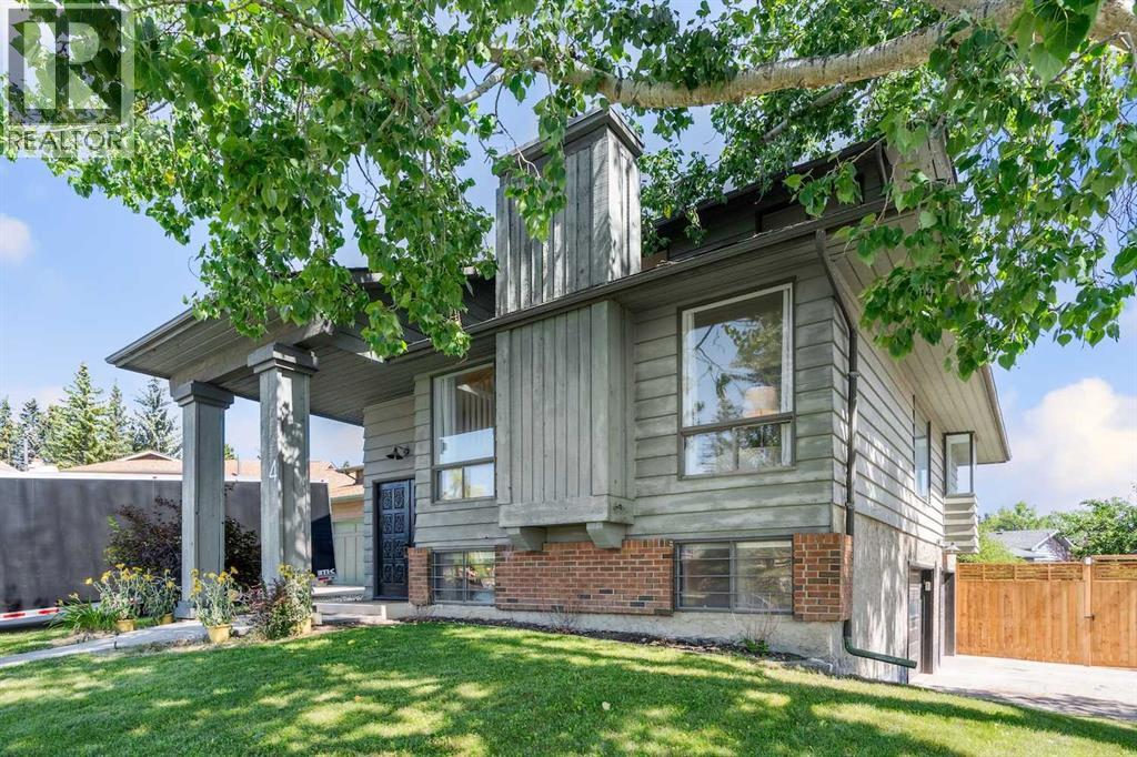 4 Coach Ridge Close Sw, Calgary, Alberta  T3H 1J1 - Photo 3 - A2259768