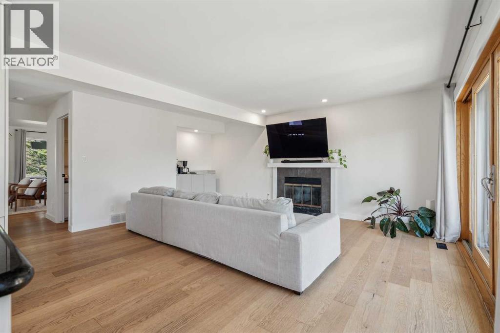 4 Coach Ridge Close Sw, Calgary, Alberta  T3H 1J1 - Photo 13 - A2259768