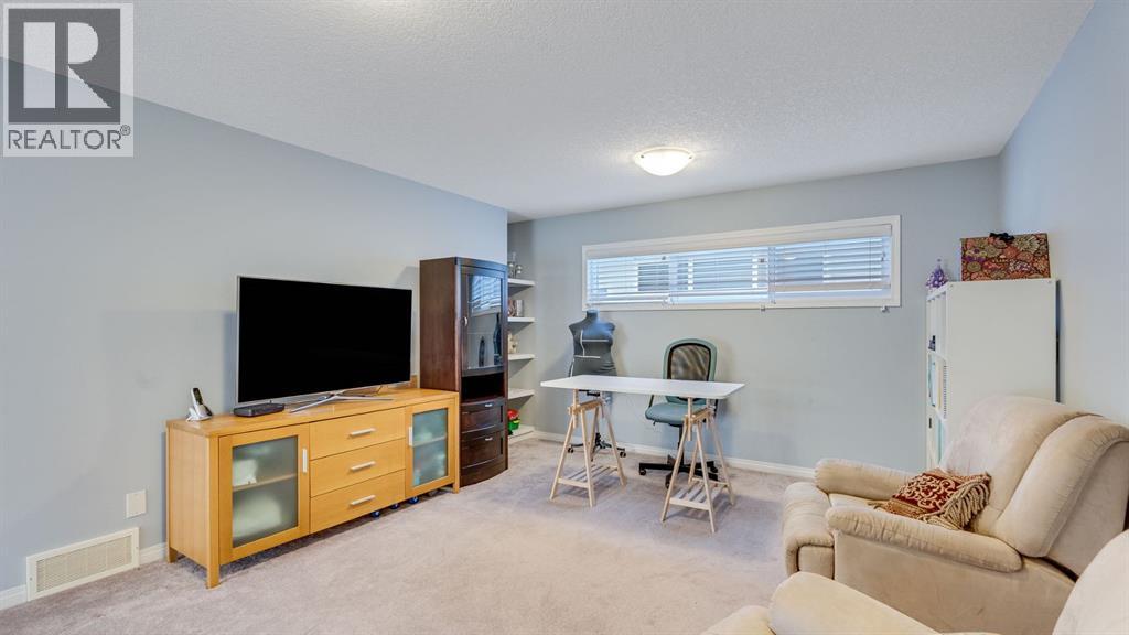 343 Hillcrest Heights Sw, Airdrie, Alberta  T4B 4C1 - Photo 32 - A2266091