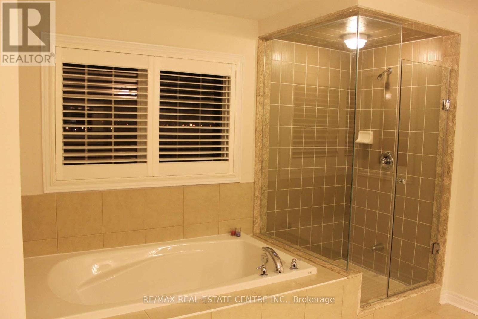 7 Durango Drive, Brampton, Ontario  L4X 2Z2 - Photo 12 - W12497740