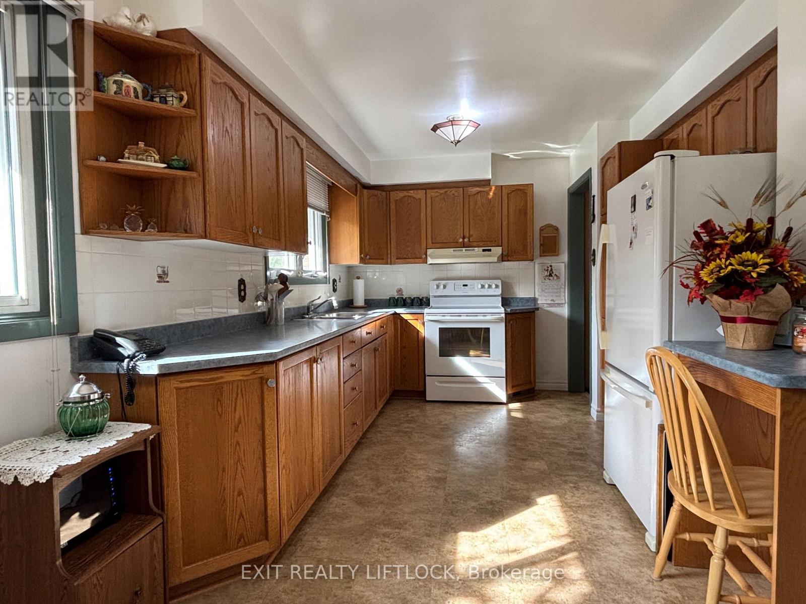 1276 Beavis Boulevard, Selwyn, Ontario  K0L 1H0 - Photo 12 - X12443790