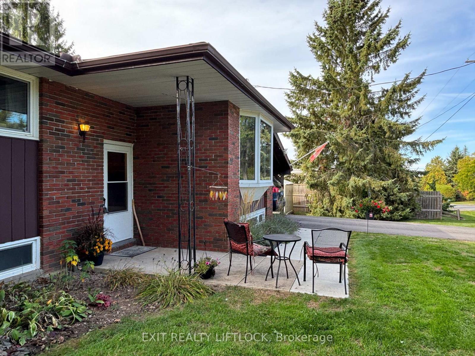 1276 Beavis Boulevard, Selwyn, Ontario  K0L 1H0 - Photo 3 - X12443790