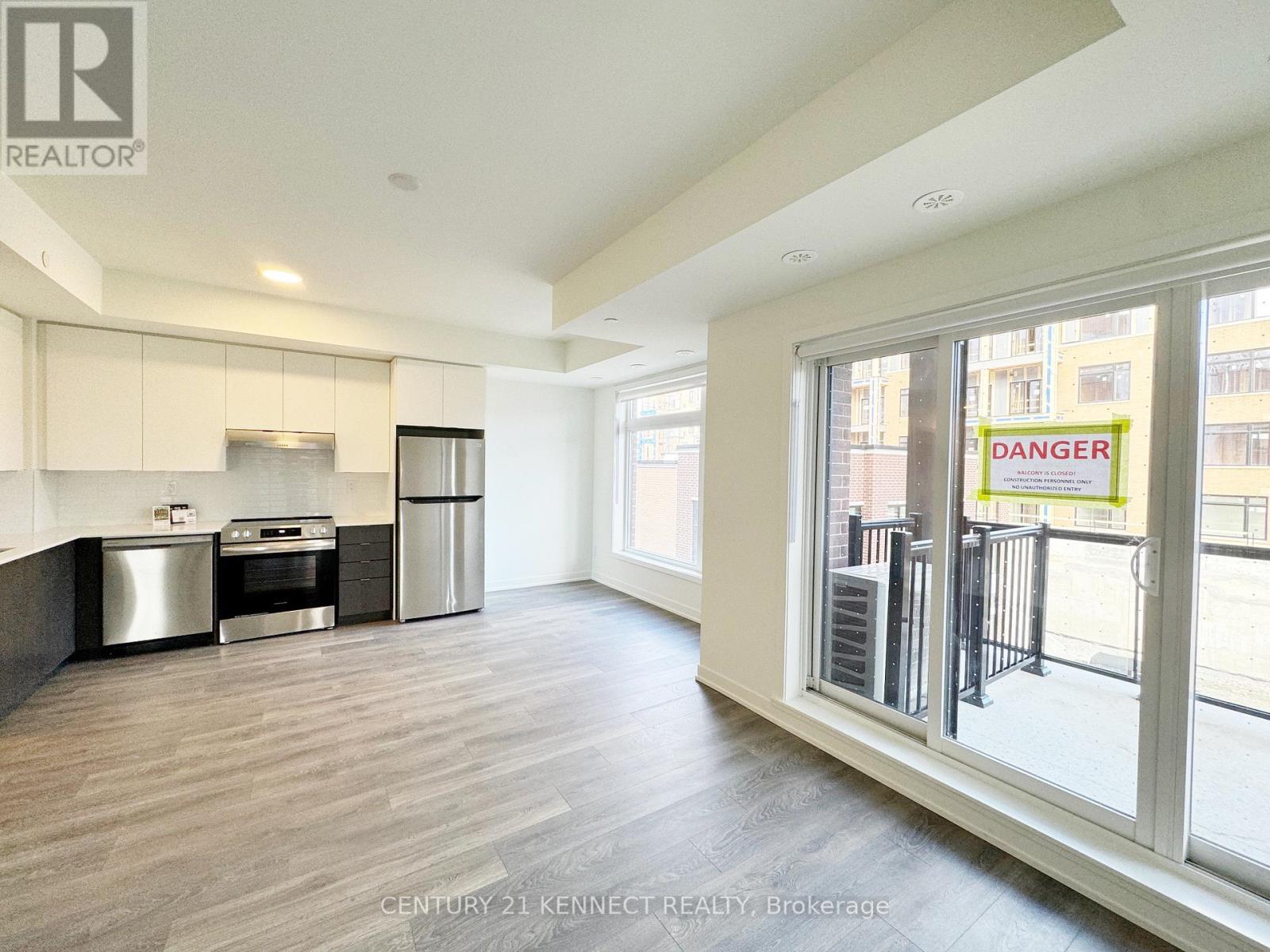 202 - 135 Canon Jackson Drive, Toronto, Ontario  M6M 0C3 - Photo 5 - W12506990