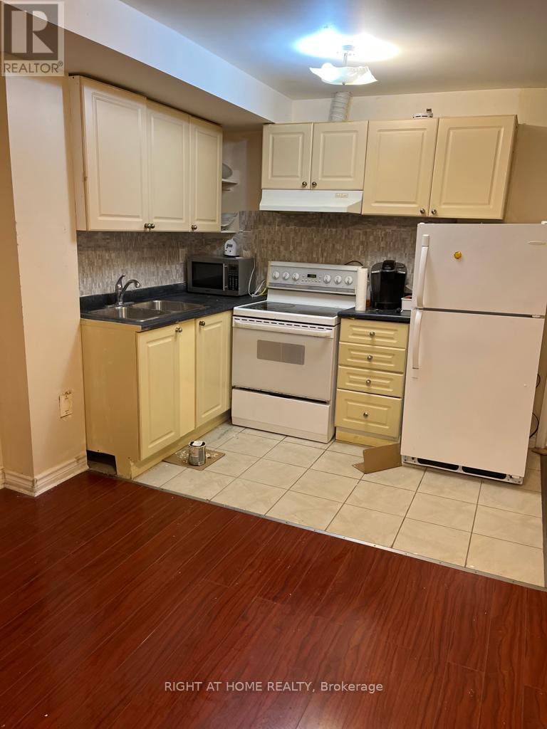 Basement - 5450 Glen Erin Drive, Mississauga, Ontario L5M 5C7 - Photo 3 - W12495286