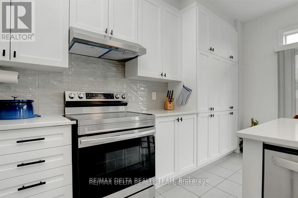 370 Aquaview Drive, Ottawa, Ontario K4A 5K5 - Photo 11 - X12424988