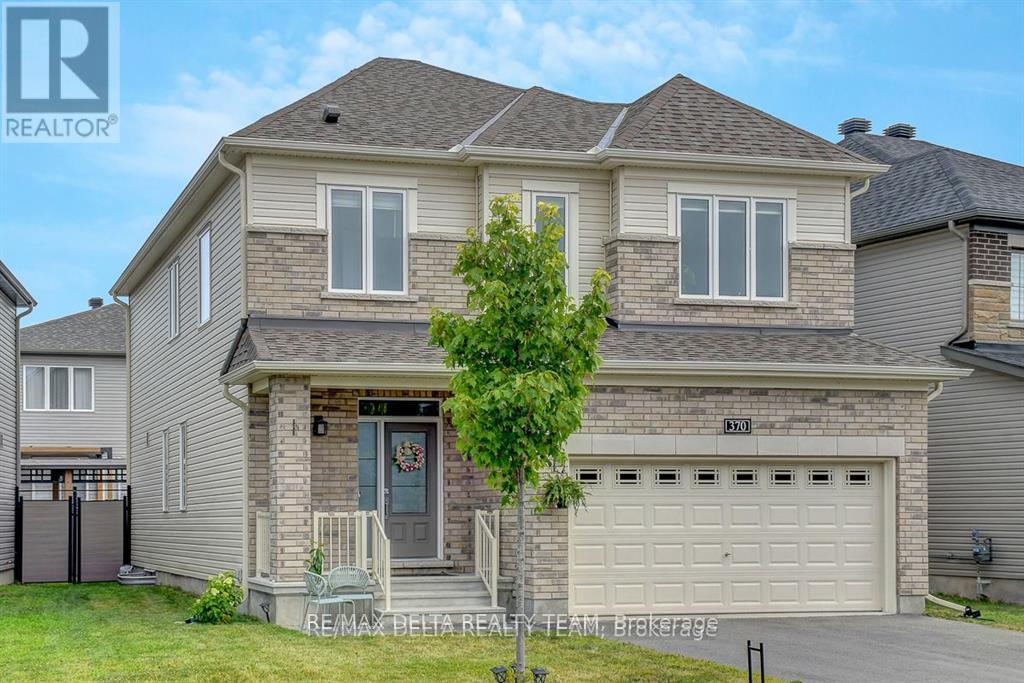 370 Aquaview Drive, Ottawa, Ontario K4A 5K5 - Photo 2 - X12424988