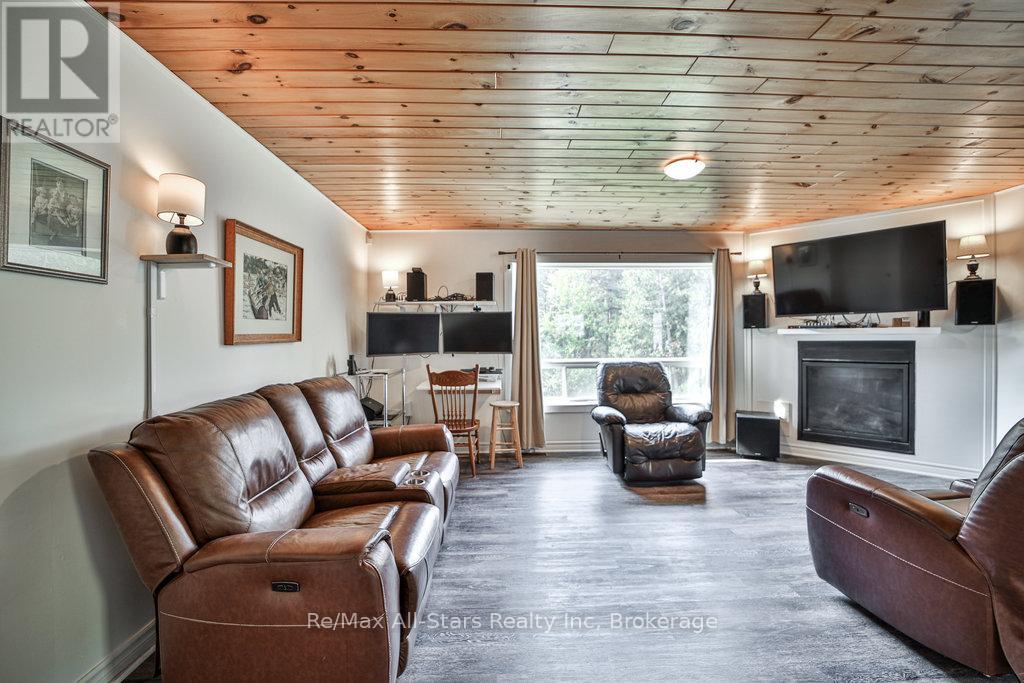 410 Etwell Road, Huntsville, Ontario  P1H 2J2 - Photo 18 - X12507884