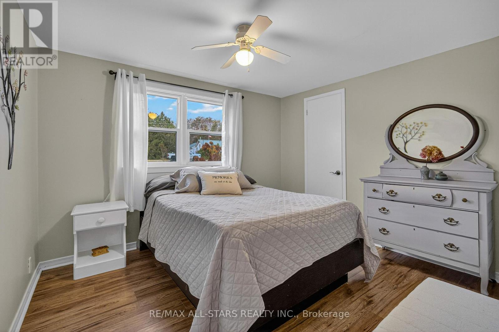 19 Charlotte Crescent, Kawartha Lakes, Ontario K0L 2W0 - Photo 12 - X12507834