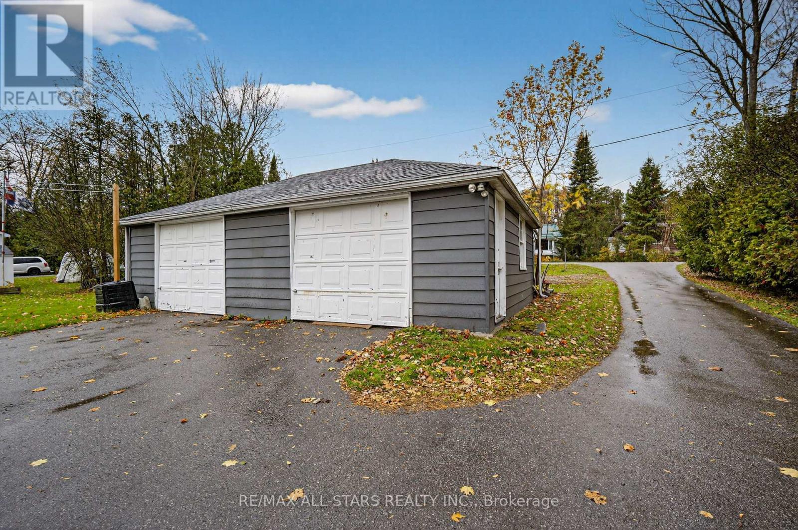 19 Charlotte Crescent, Kawartha Lakes, Ontario K0L 2W0 - Photo 38 - X12507834