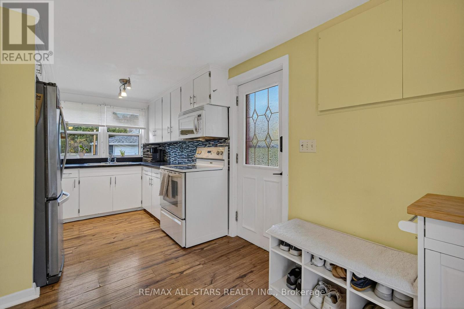 19 Charlotte Crescent, Kawartha Lakes, Ontario K0L 2W0 - Photo 6 - X12507834