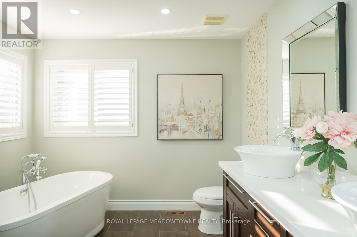 371 Alexander Crescent, Milton, Ontario  L9T 6K7 - Photo 14 - W12400228