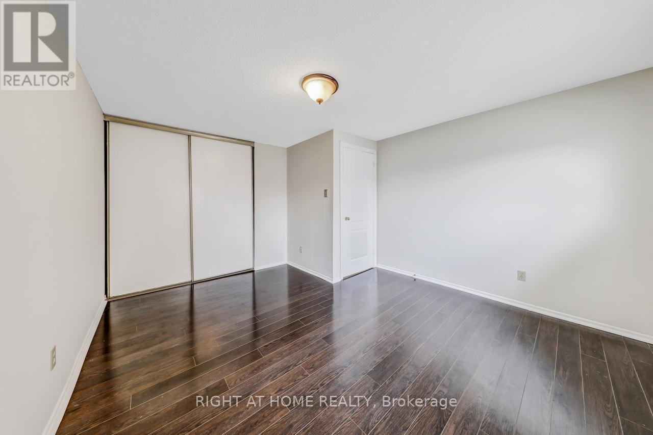 9 - 9 Ashton Crescent, Brampton, Ontario  L6S 3J9 - Photo 9 - W12280726