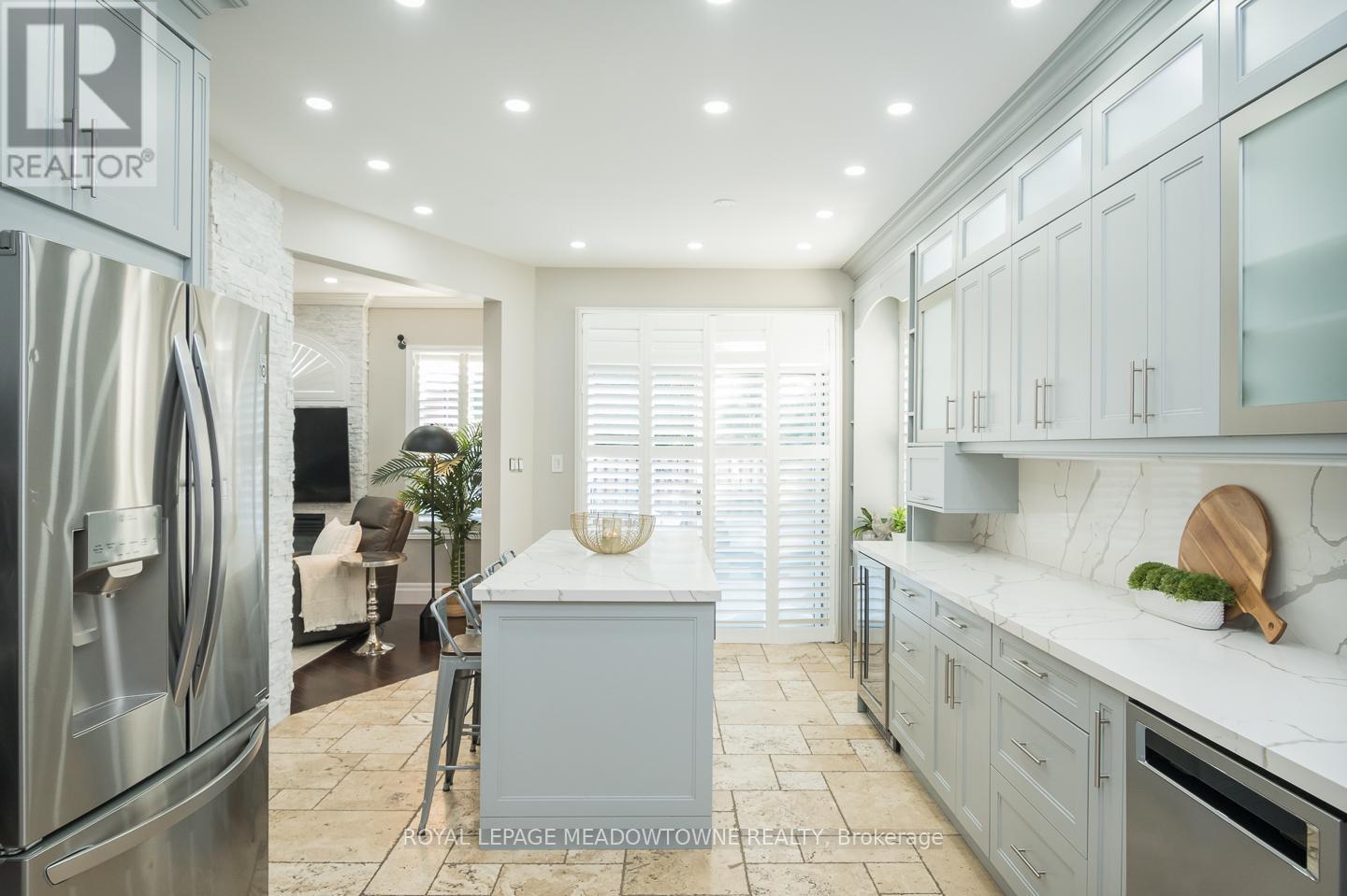 371 Alexander Crescent, Milton, Ontario  L9T 6K7 - Photo 4 - W12400228