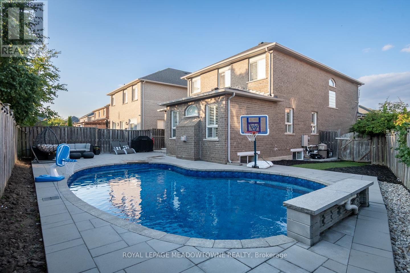 371 Alexander Crescent, Milton, Ontario  L9T 6K7 - Photo 32 - W12400228