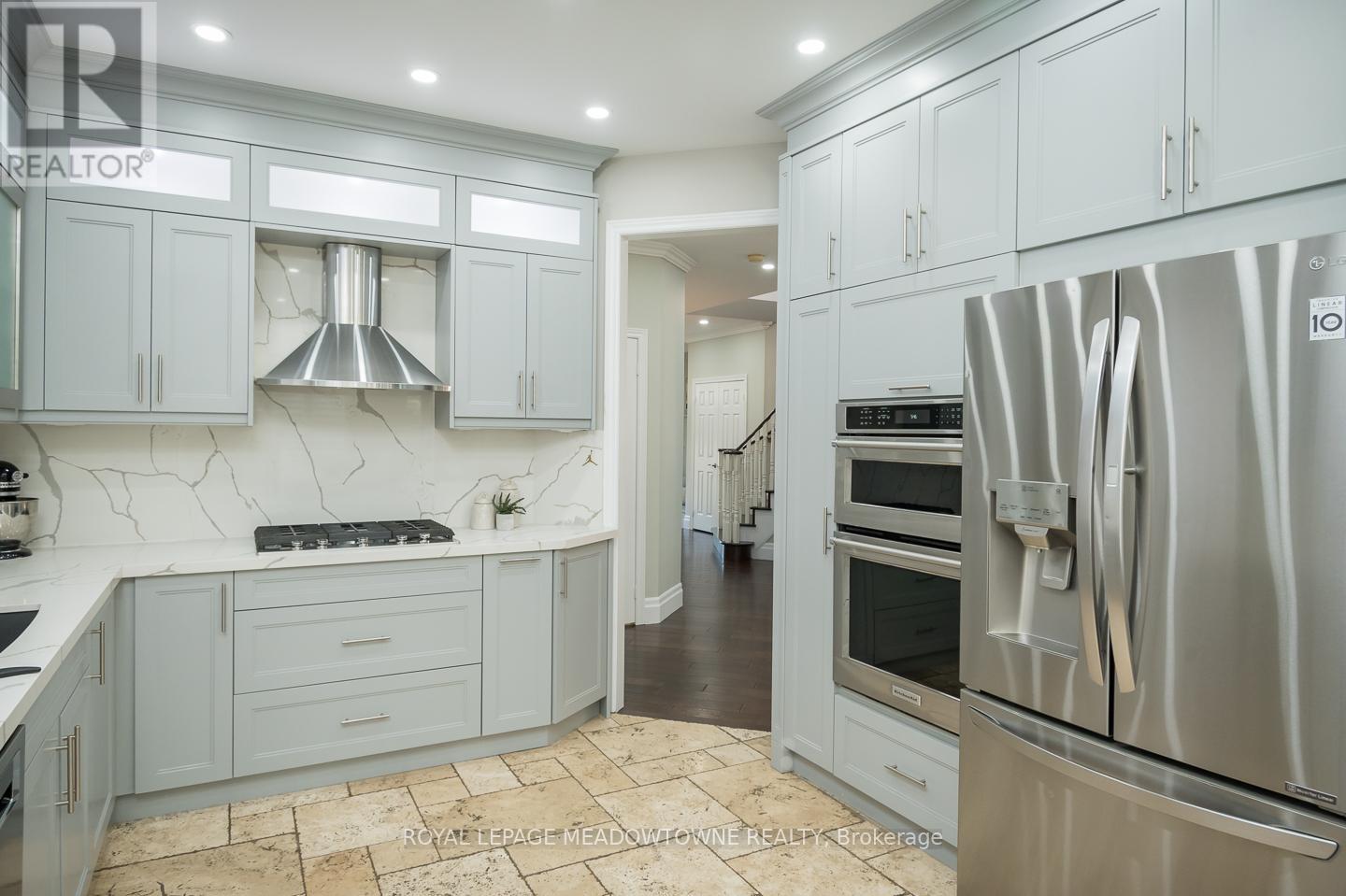 371 Alexander Crescent, Milton, Ontario  L9T 6K7 - Photo 5 - W12400228