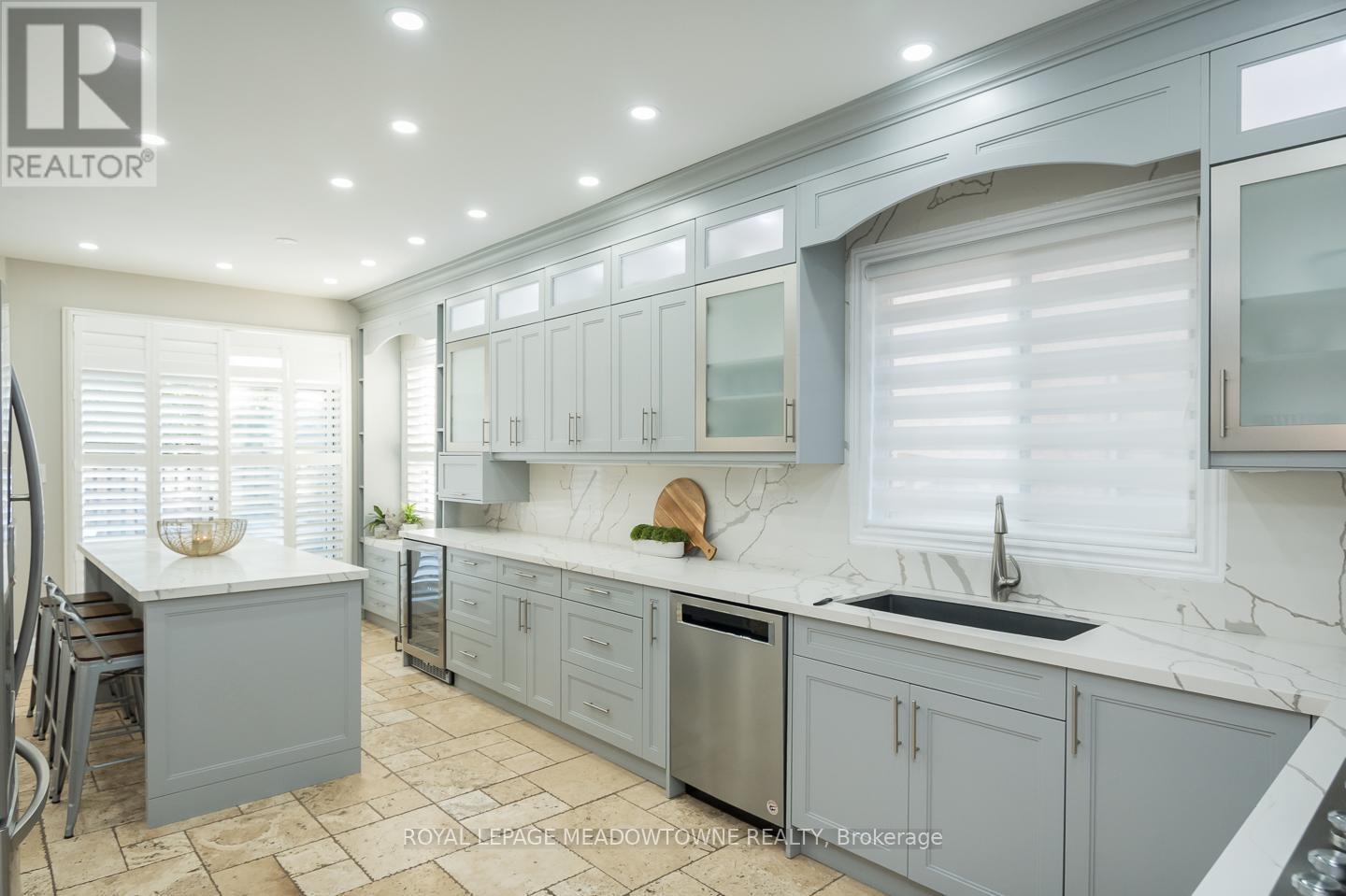 371 Alexander Crescent, Milton, Ontario  L9T 6K7 - Photo 6 - W12400228