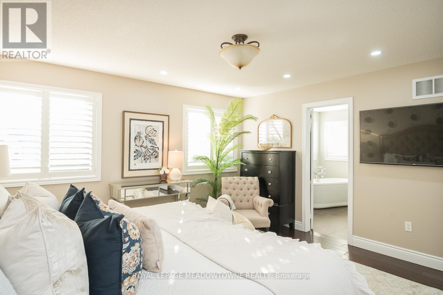 371 Alexander Crescent, Milton, Ontario  L9T 6K7 - Photo 11 - W12400228