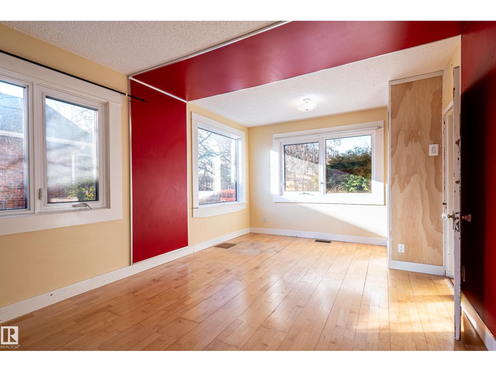 11923 90 St Nw, Edmonton, Alberta  T5B 3Y8 - Photo 10 - E4464646