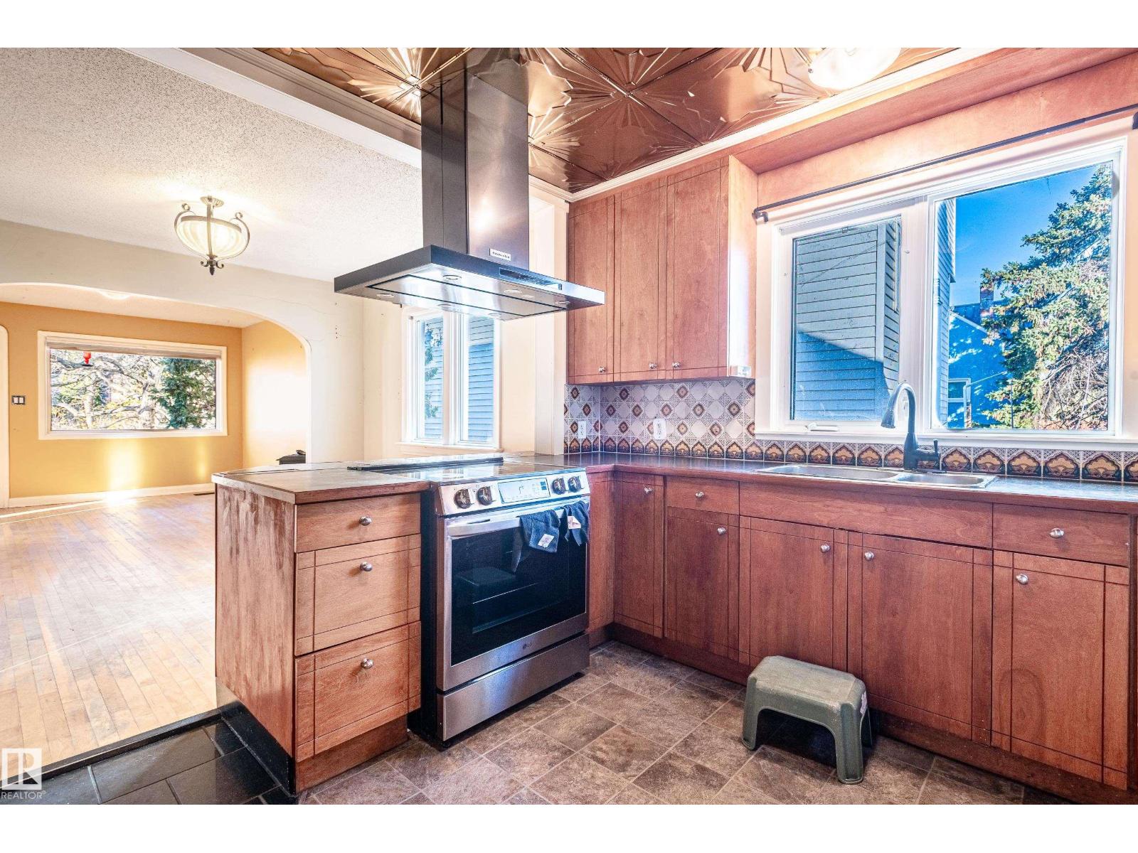 11923 90 St Nw, Edmonton, Alberta  T5B 3Y8 - Photo 5 - E4464646