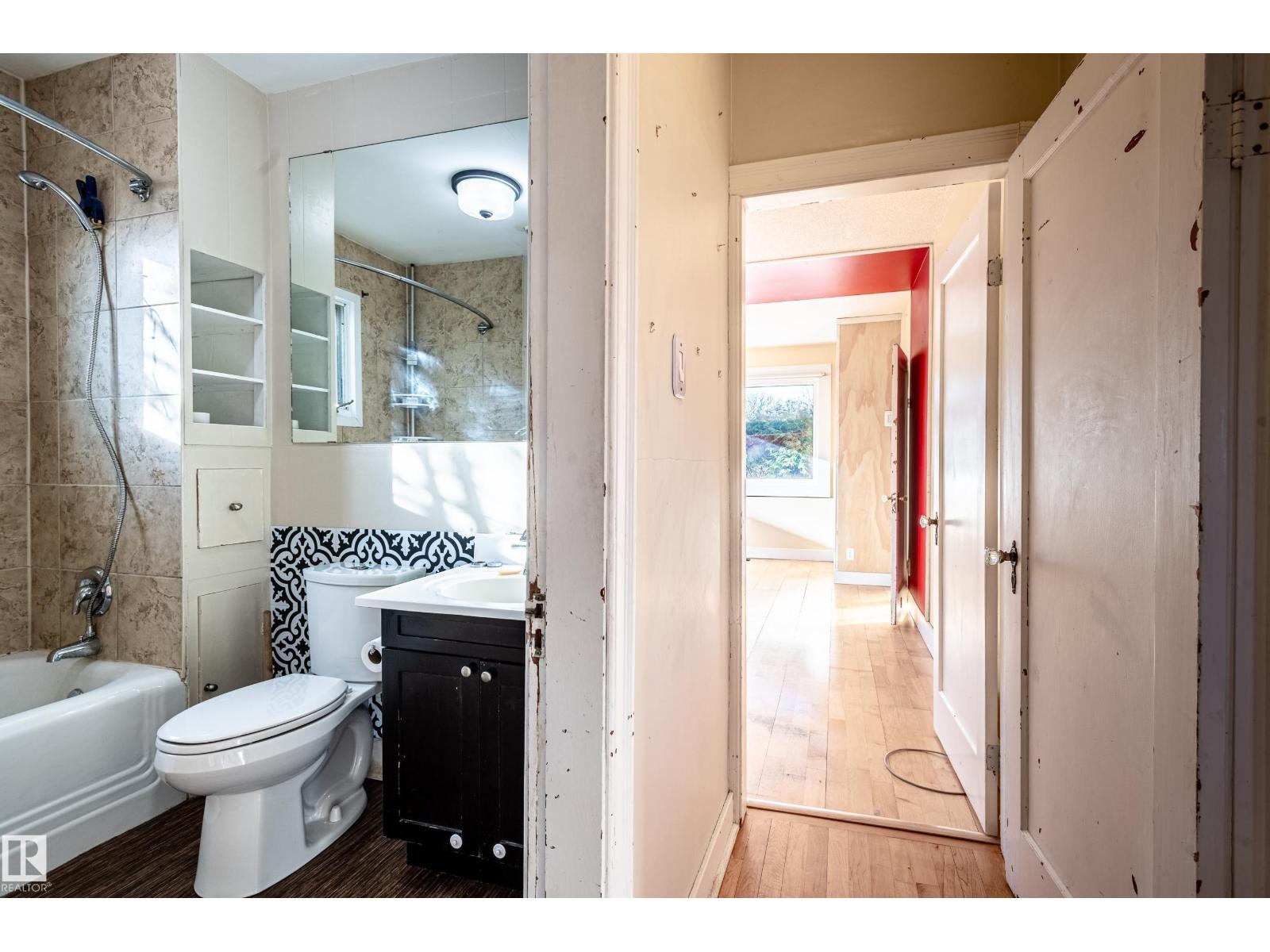 11923 90 St Nw, Edmonton, Alberta  T5B 3Y8 - Photo 9 - E4464646