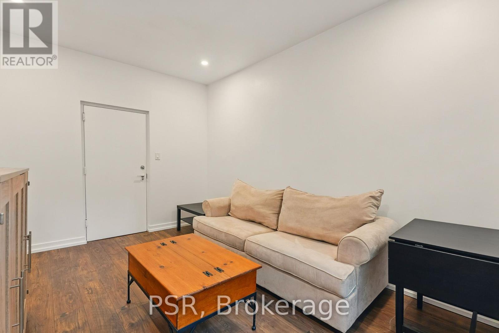 117 - 12 Bigwin Island, Lake Of Bays, Ontario  P0B 1A0 - Photo 3 - X12220338