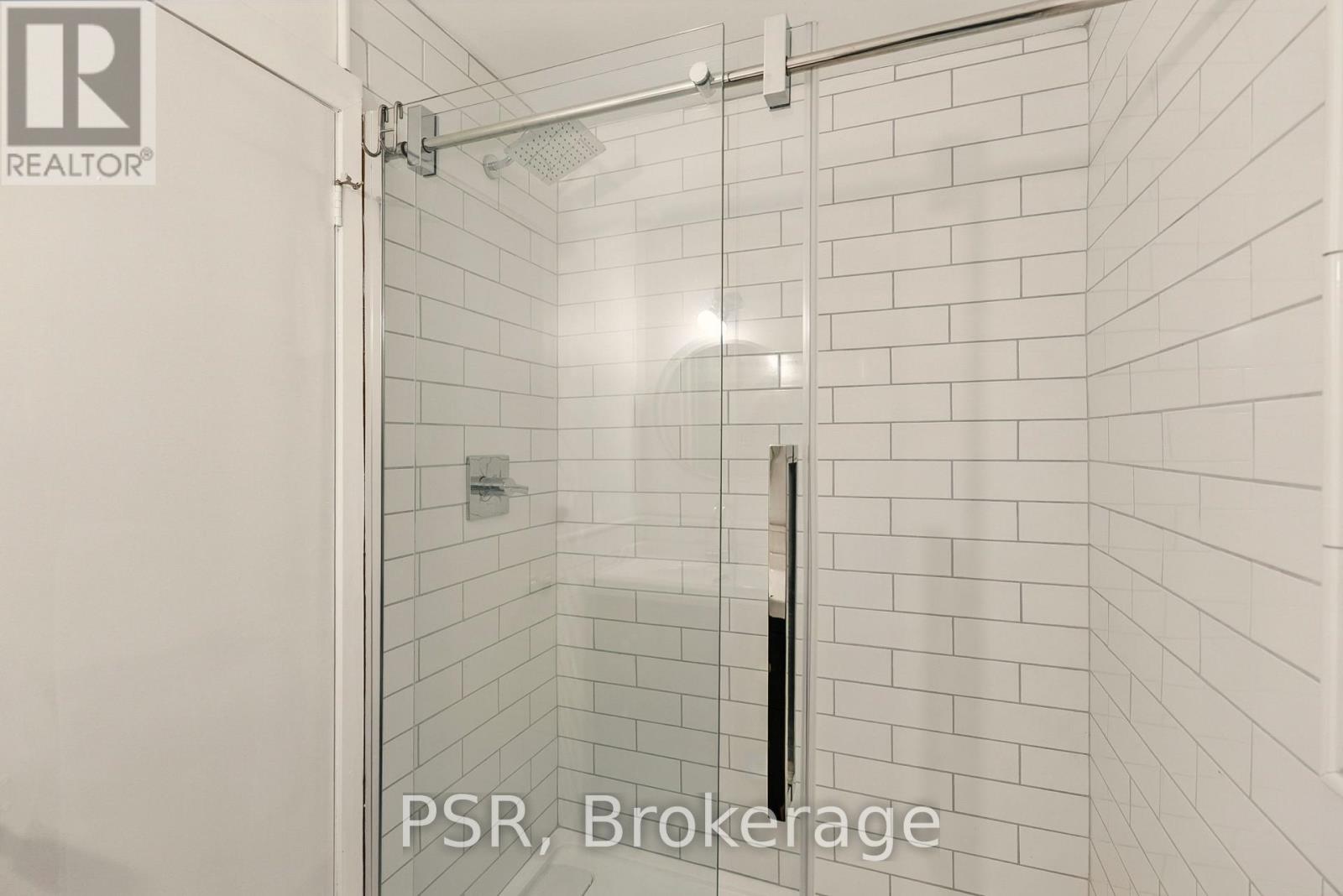 117 - 12 Bigwin Island, Lake Of Bays, Ontario  P0B 1A0 - Photo 6 - X12220338