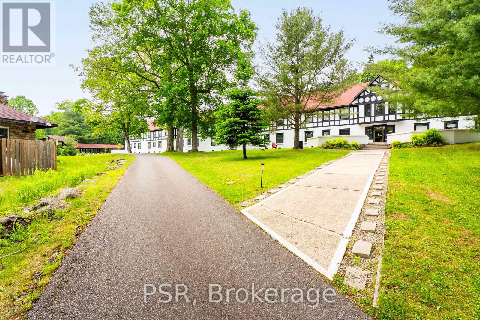 118 - 12 Bigwin Island, Lake Of Bays, Ontario P0B 1A0 - Photo 32 - X12220333