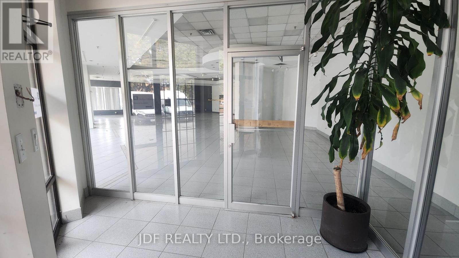 11-14 - 577 Edgeley Boulevard, Vaughan, Ontario L4K 4B2 - Photo 8 - N12507468