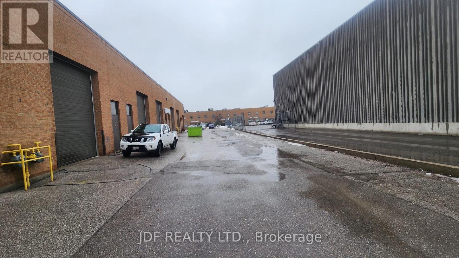 11-14 - 577 Edgeley Boulevard, Vaughan, Ontario L4K 4B2 - Photo 4 - N12507468