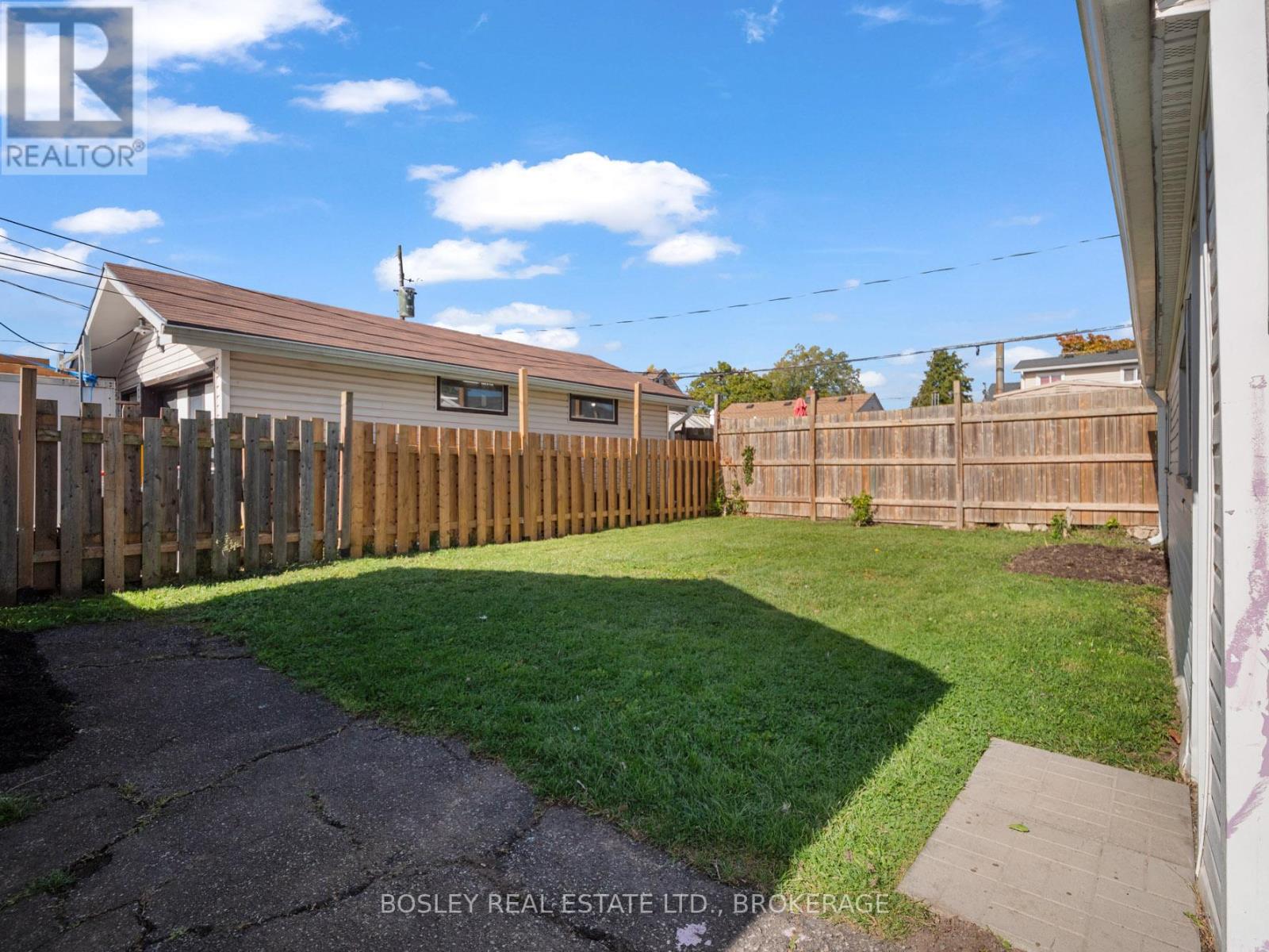 394 Fleet Street, Welland (Lincoln/crowland), Ontario  L3B 4X5 - Photo 25 - X12507806