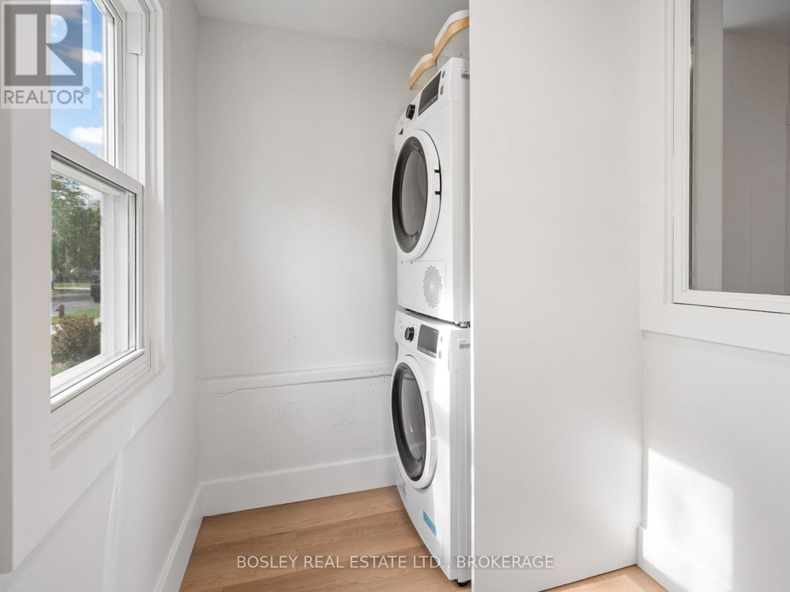 394 Fleet Street, Welland (Lincoln/crowland), Ontario  L3B 4X5 - Photo 6 - X12507806