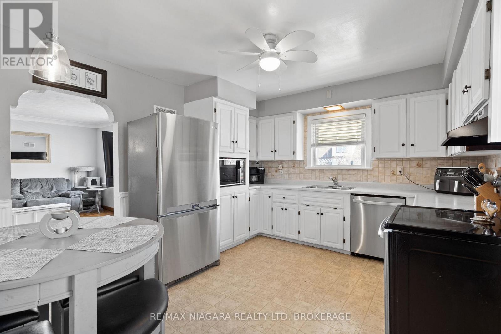 201 Knoll Street, Port Colborne (Main Street), Ontario  L3K 5B4 - Photo 10 - X12507860