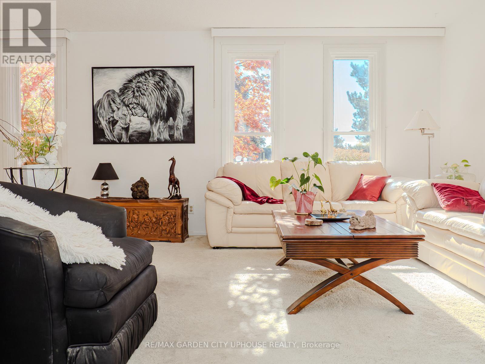 56 The Cedars, St. Catharines, Ontario  L2M 6M8 - Photo 4 - X12507976