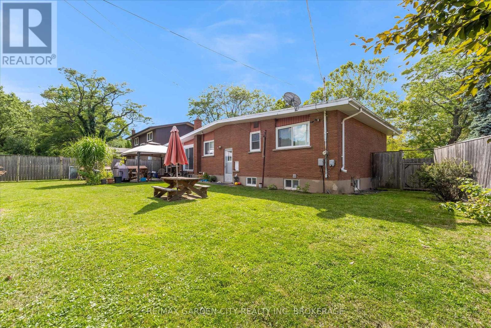 15 Jasmin Crescent, St. Catharines, Ontario  L2T 2B9 - Photo 34 - X12508018