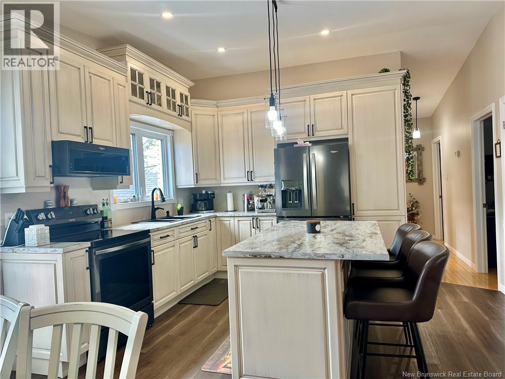 36 Veniot, Edmundston, New Brunswick  E3V 1L2 - Photo 3 - NB116519