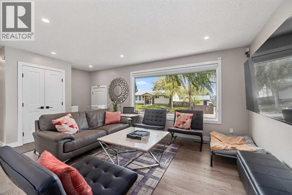 80 Allandale Close Se, Calgary, Alberta  T2H 1V9 - Photo 6 - A2234703