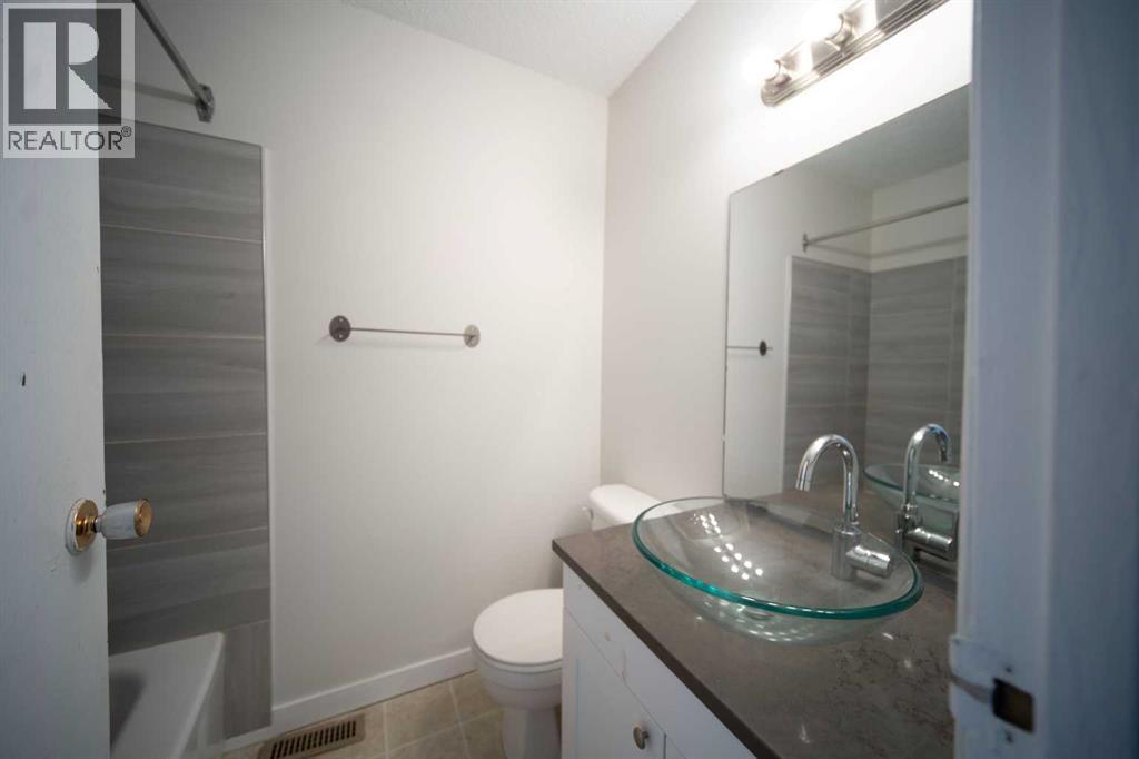 212 Georgian Villas Ne, Calgary, Alberta t2a 7c9 - Photo 17 - A2265583