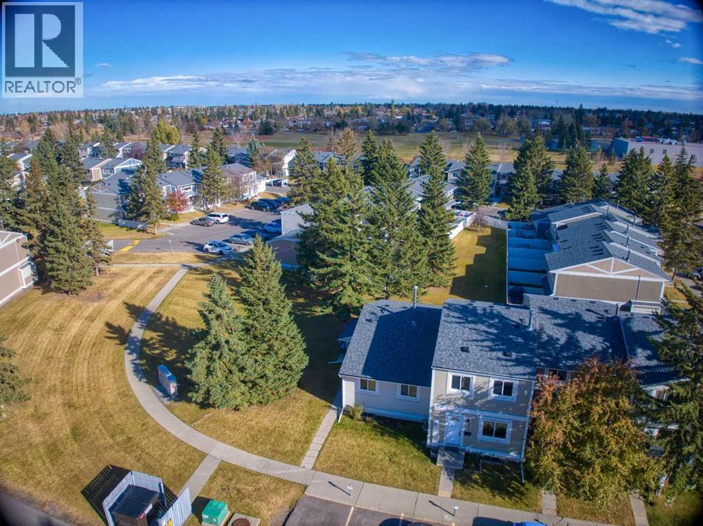 212 Georgian Villas Ne, Calgary, Alberta t2a 7c9 - Photo 1 - A2265583