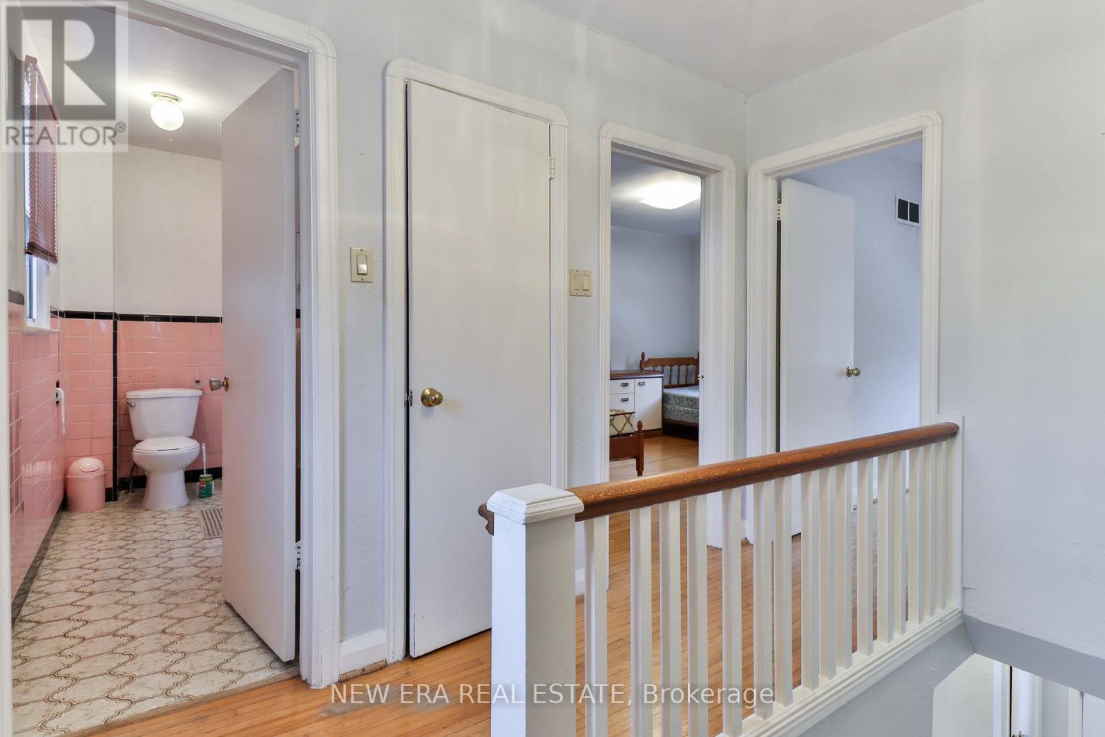 27 Dell Park Avenue, Toronto, Ontario  M6B 2T5 - Photo 17 - C12507572