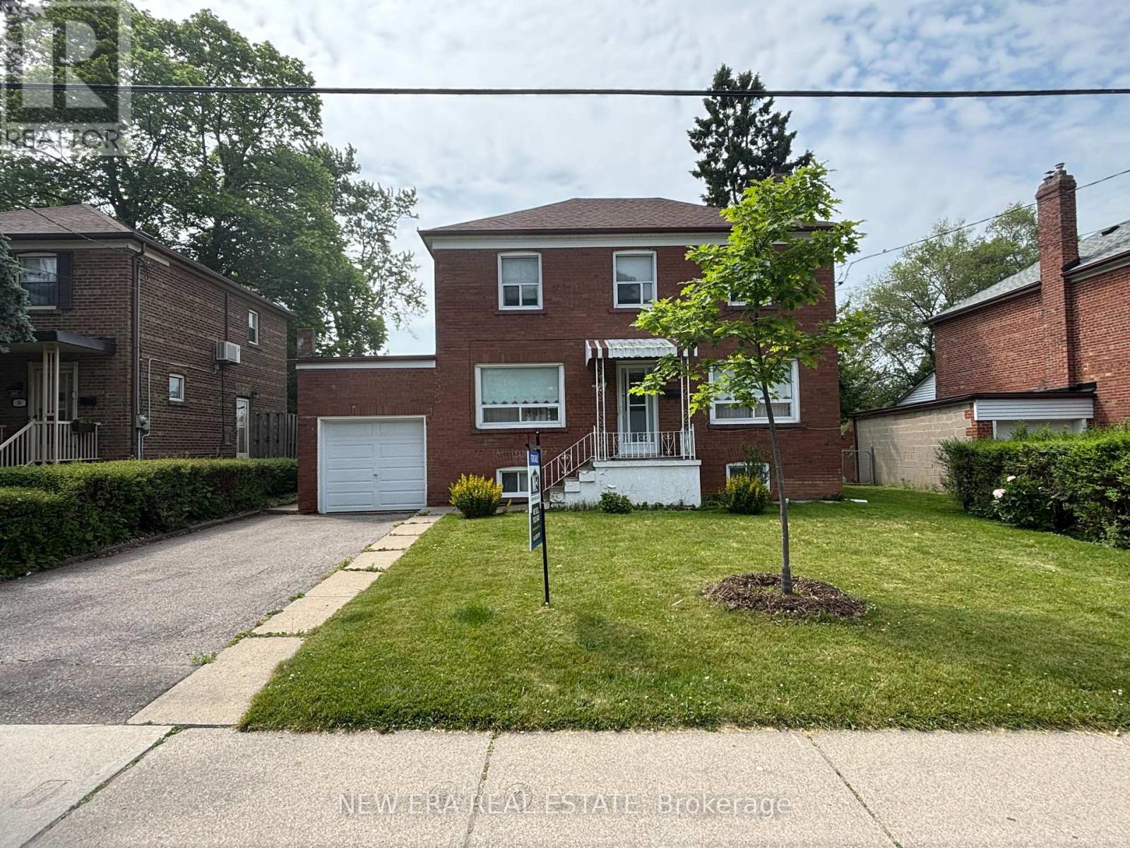 27 Dell Park Avenue, Toronto, Ontario  M6B 2T5 - Photo 2 - C12507572