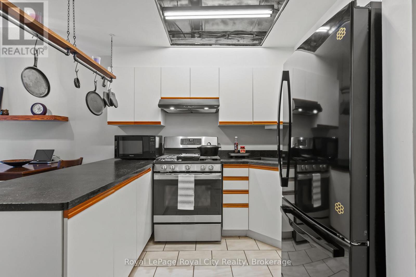 109 - 105 Bagot Street, Guelph, Ontario  N1H 8H4 - Photo 14 - X12182112