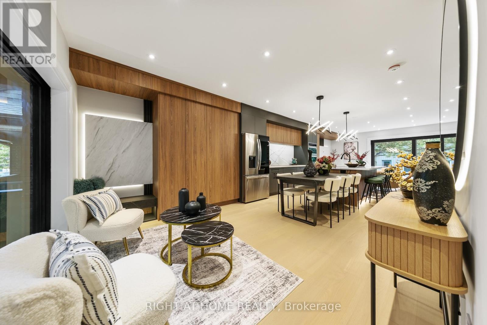 35 WOBURN AVENUE, Toronto, Ontario