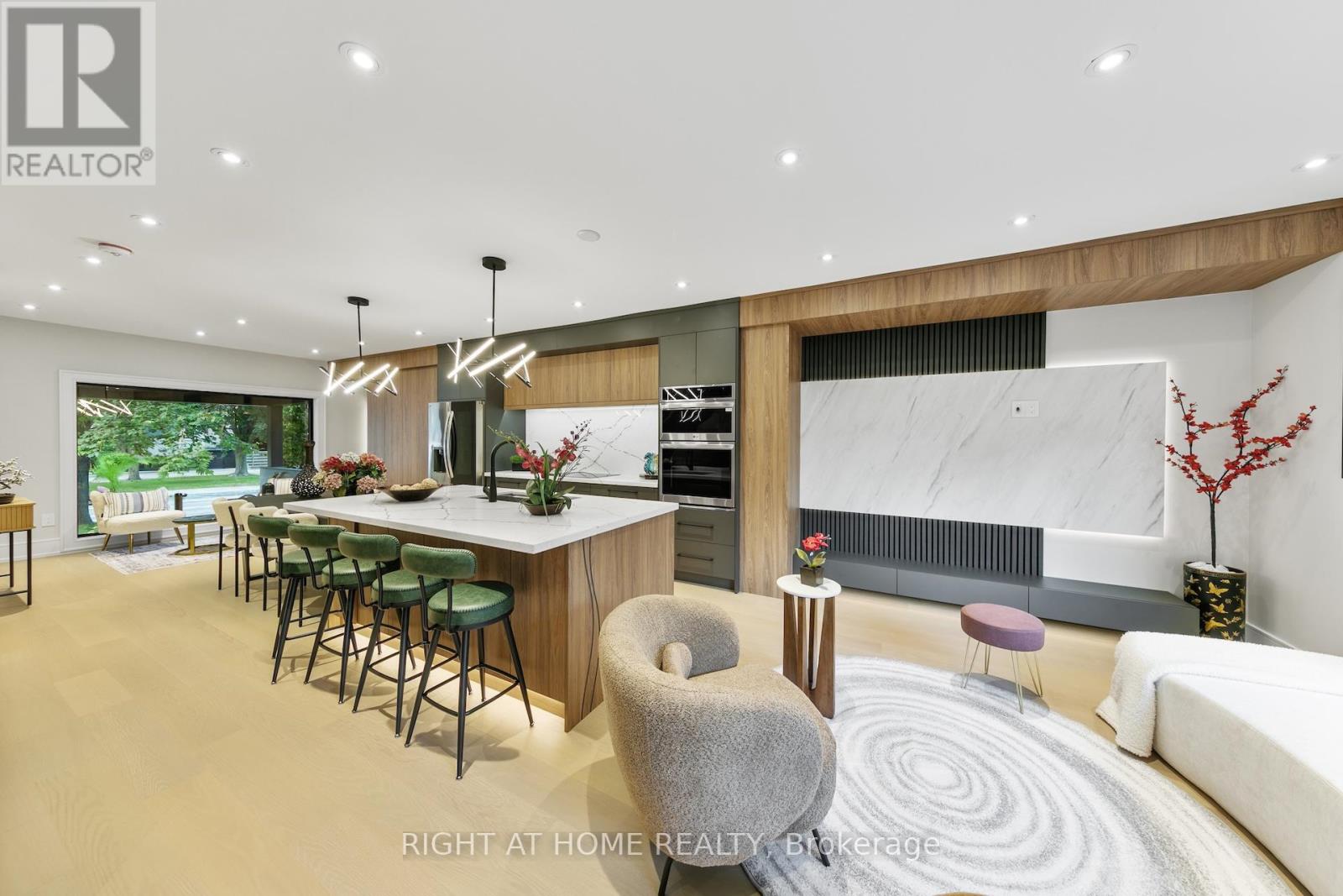 35 Woburn Avenue, Toronto, Ontario  M5M 1K5 - Photo 2 - C12507606