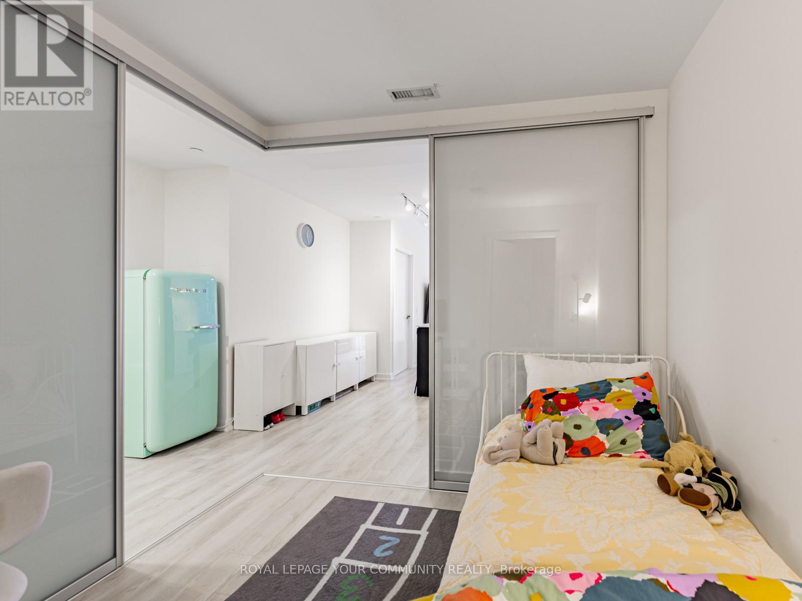 1021 - 33 Helendale Avenue, Toronto, Ontario  M4R 0A4 - Photo 9 - C12507614