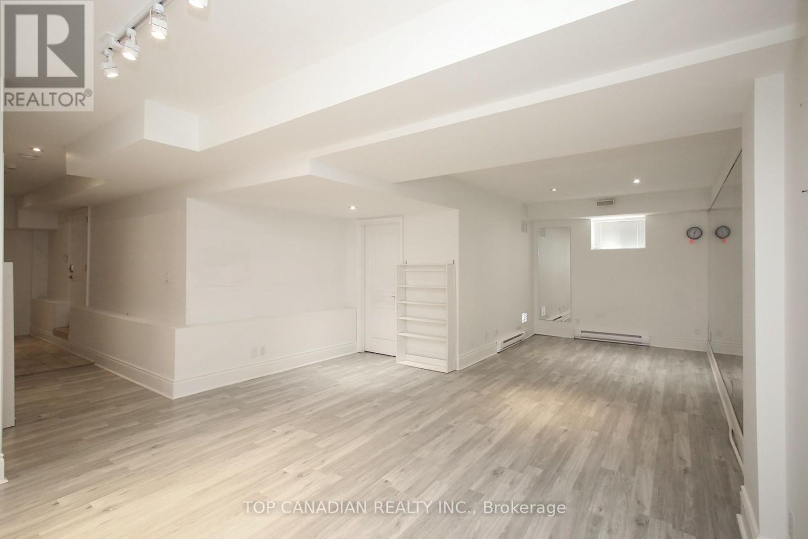 374 Glengarry Avenue, Toronto, Ontario  M5M 1E8 - Photo 30 - C12507620