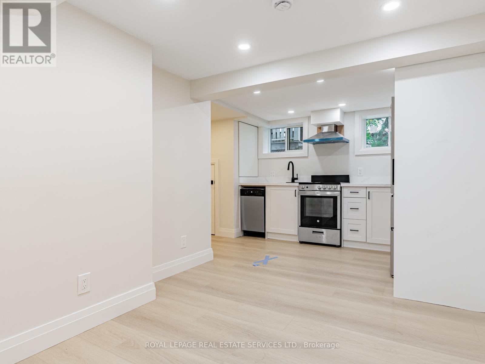 61 Yonge Boulevard, Toronto, Ontario  M5M 3G7 - Photo 15 - C12507700