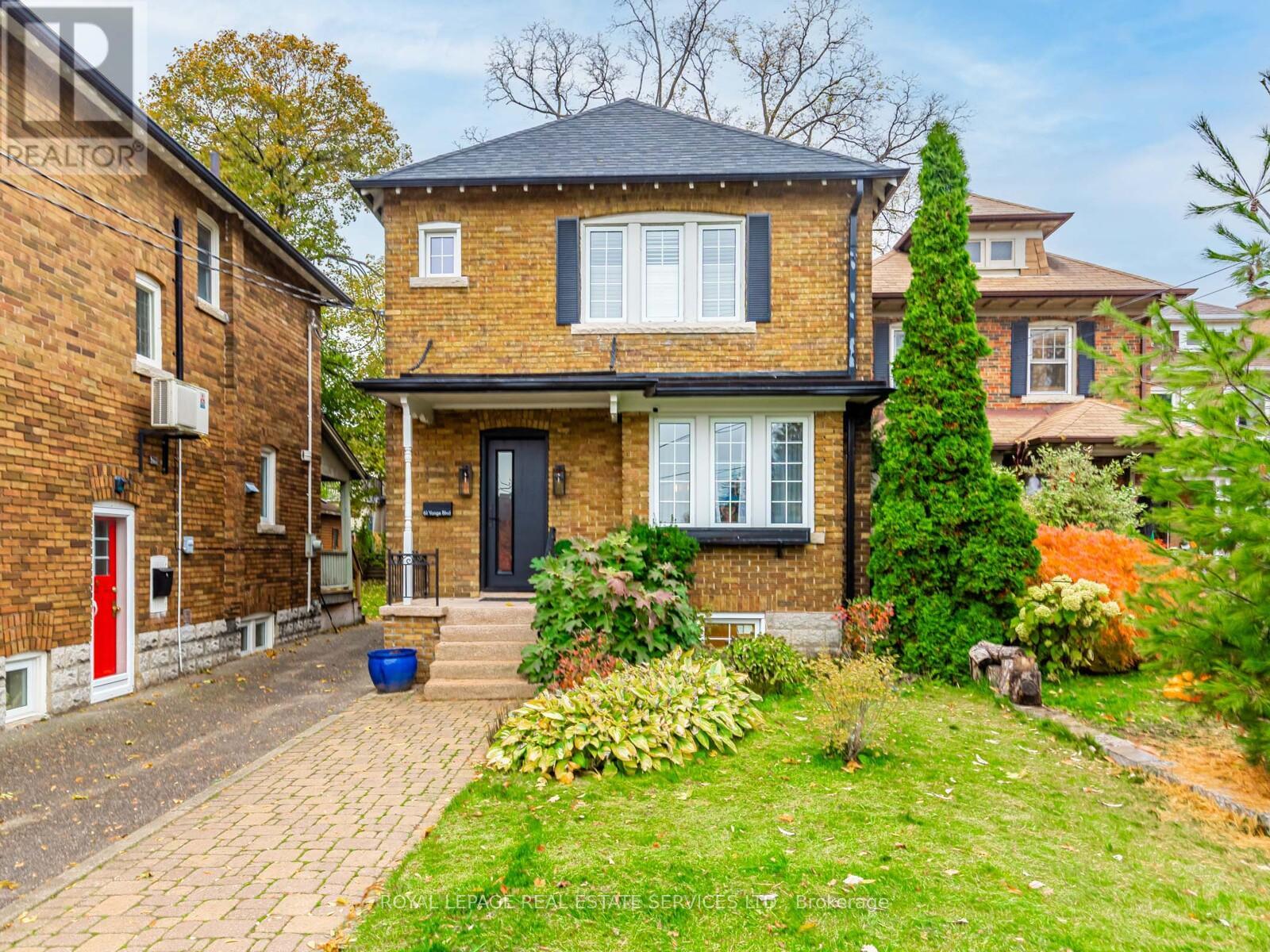 61 Yonge Boulevard, Toronto, Ontario  M5M 3G7 - Photo 2 - C12507700